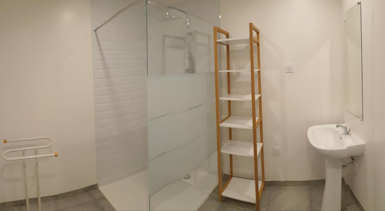 Appartements Renove 2023 Proche Aeroport 5Min, Gare Sncf 2 Min, Tramway Au Pied De L'Immeuble , Parking Possible, Renovated Apartments 2023 Near The Airport 5 Min, Train Station 2 Min, Tram Next To The Building 1 Min, Parking Possible نيس المظهر الخارجي الصورة