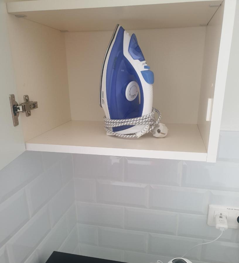 Appartements Renove 2023 Proche Aeroport 5Min, Gare Sncf 2 Min, Tramway Au Pied De L'Immeuble , Parking Possible, Renovated Apartments 2023 Near The Airport 5 Min, Train Station 2 Min, Tram Next To The Building 1 Min, Parking Possible نيس المظهر الخارجي الصورة