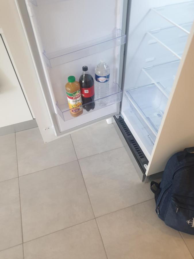Appartements Renove 2023 Proche Aeroport 5Min, Gare Sncf 2 Min, Tramway Au Pied De L'Immeuble , Parking Possible, Renovated Apartments 2023 Near The Airport 5 Min, Train Station 2 Min, Tram Next To The Building 1 Min, Parking Possible نيس المظهر الخارجي الصورة
