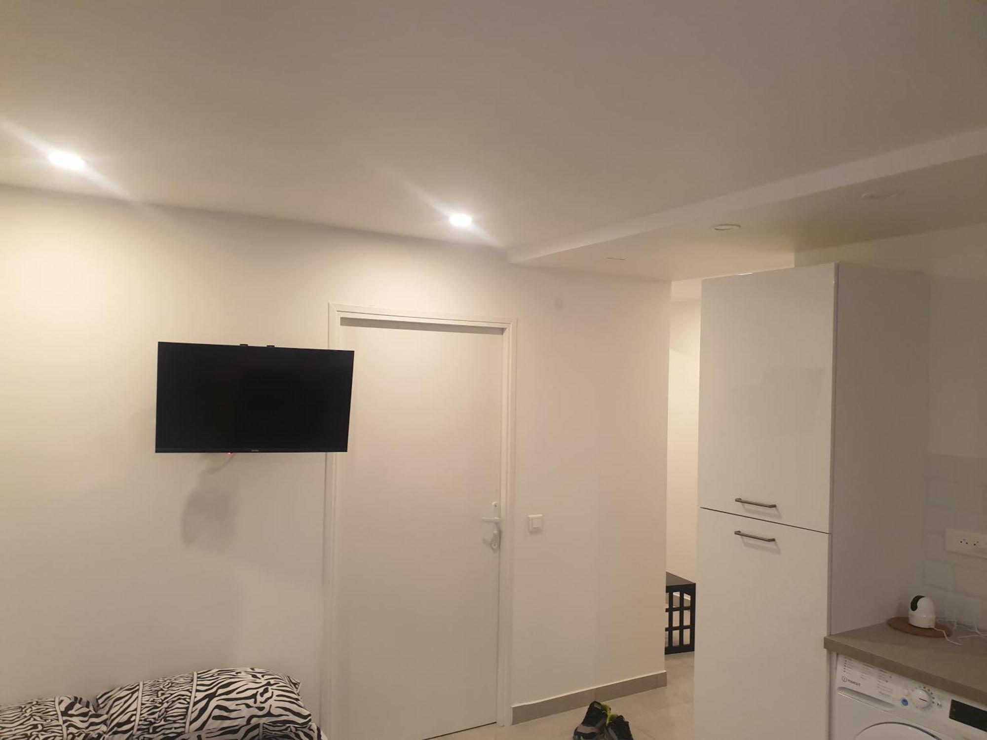 Appartements Renove 2023 Proche Aeroport 5Min, Gare Sncf 2 Min, Tramway Au Pied De L'Immeuble , Parking Possible, Renovated Apartments 2023 Near The Airport 5 Min, Train Station 2 Min, Tram Next To The Building 1 Min, Parking Possible نيس الغرفة الصورة