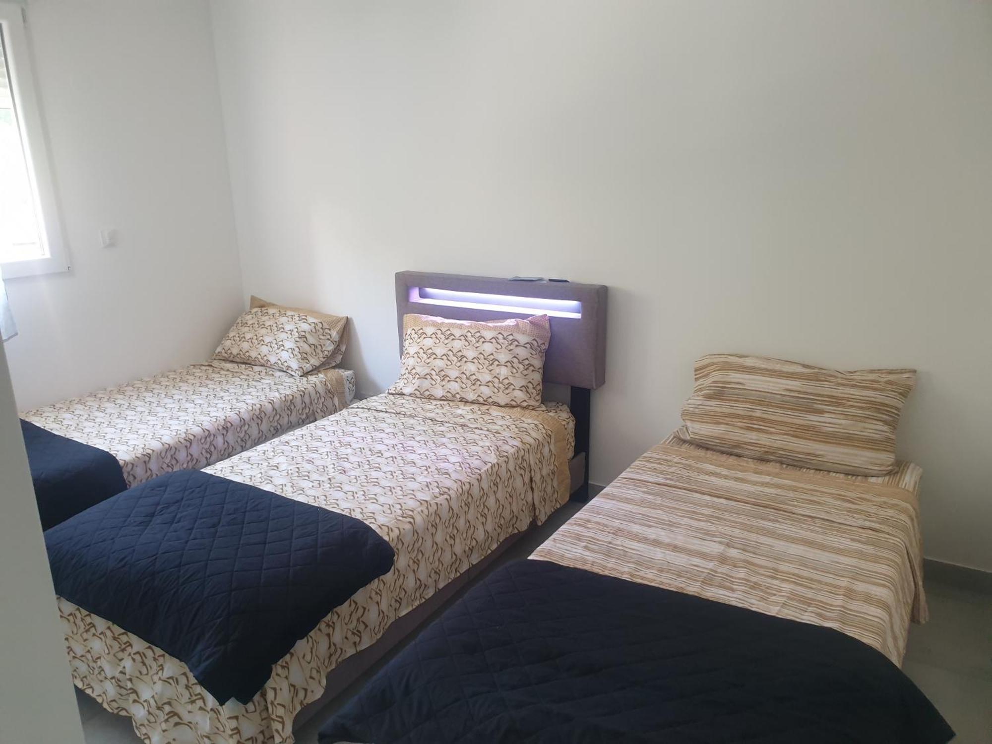 Appartements Renove 2023 Proche Aeroport 5Min, Gare Sncf 2 Min, Tramway Au Pied De L'Immeuble , Parking Possible, Renovated Apartments 2023 Near The Airport 5 Min, Train Station 2 Min, Tram Next To The Building 1 Min, Parking Possible نيس الغرفة الصورة